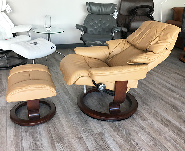 Stressless Reno Paloma Pearl Leather Recliner Chair and Ottoman by Ekornes